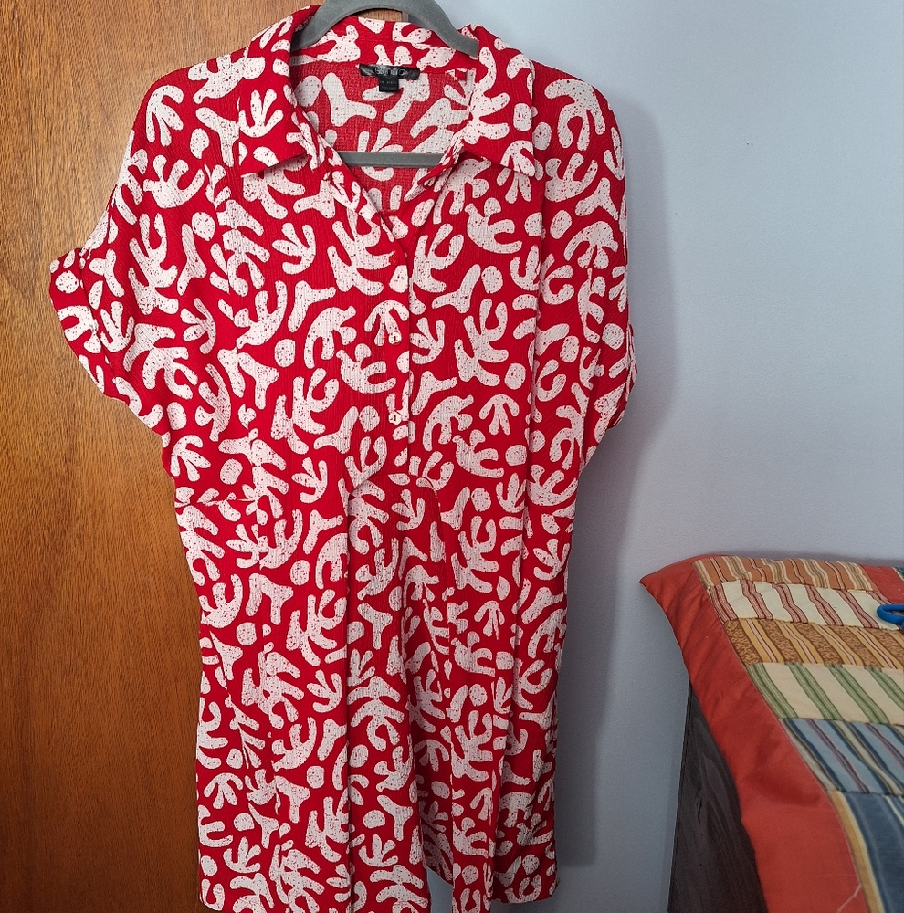 Esmara Red and White Patterned Short Sleeved Button Down Dress Size M